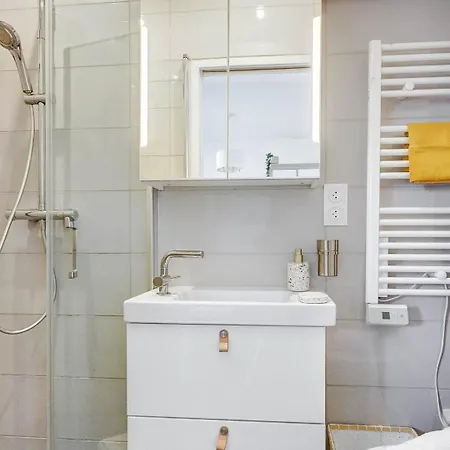 Bnbnook - Prime 1br - Arc De Triomphe & Champs Apartment